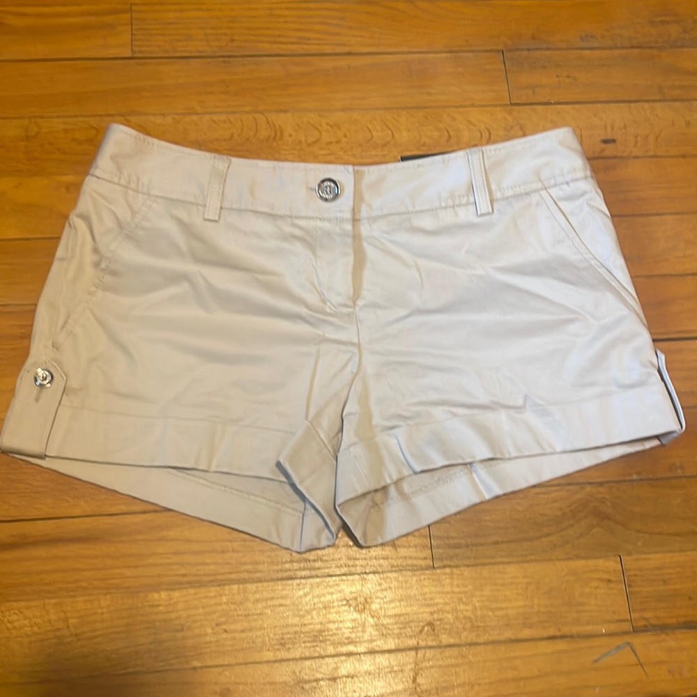 Express Khaki 2.5” cuffed shorts